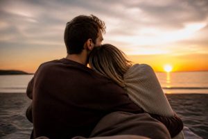 Cancer et capricorne amour : compatibilité, forces et défis du couple 😍