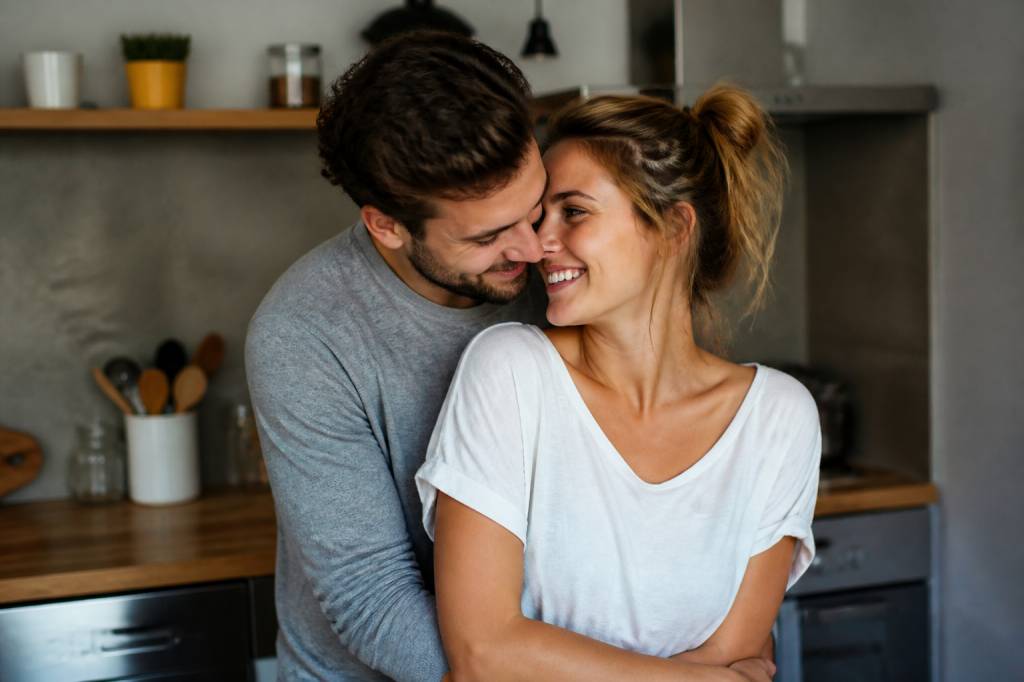 Bélier verseau : compatibilité amoureuse et défis du couple