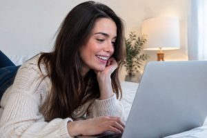 Comment faire des rencontres sur internet gratuitement : mes conseils pour trouver l’amour en ligne 💕