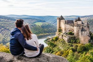 Lieux de rencontre Aveyron : où trouver l’amour dans le département ?
